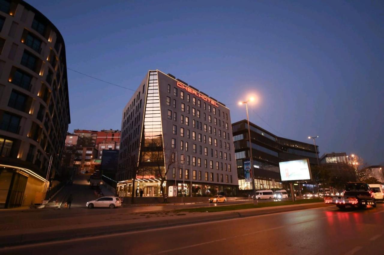 Cher Hotel & Spa Taksim Estambul Exterior foto The hotel at night